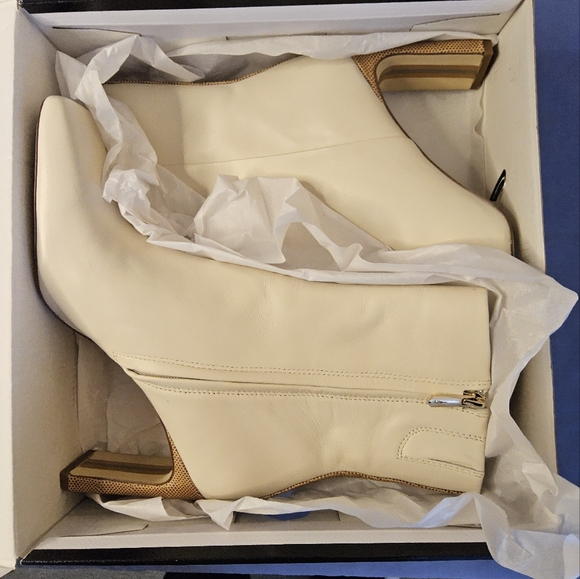 Sam Edelman Anika Modern Ivory Boots with Snake Skin Detail(B6) - Picture 6 of 10